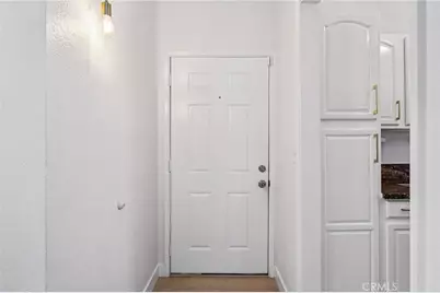 7439 Woodman Avenue #31, Van Nuys, CA 91405 - Photo 5