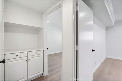 7439 Woodman Avenue #31, Van Nuys, CA 91405 - Photo 21