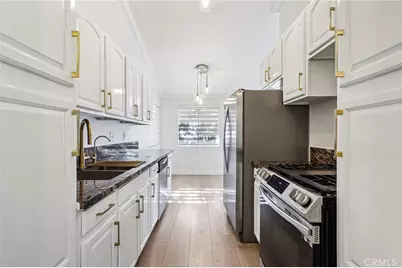 7439 Woodman Avenue #31, Van Nuys, CA 91405 - Photo 11