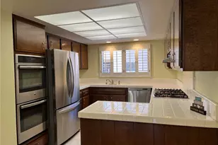 21801 Burbank, Woodland Hills, CA 91367 - Photo 13