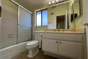 21801 Burbank, Woodland Hills, CA 91367 - Photo 19