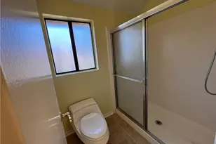 21801 Burbank, Woodland Hills, CA 91367 - Photo 23