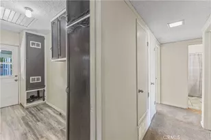 24341 Shadeland Dr, Newhall, CA 91321 - Photo 15