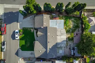 24341 Shadeland Dr, Newhall, CA 91321 - Photo 27