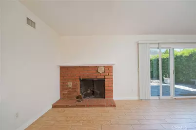 13570 Simshaw, Sylmar, CA 91342 - Photo 5