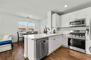 27262 Riverview, Valencia, CA 91354 - Photo 9