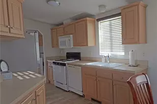 4 Oxford Way, Northridge, CA 91324 - Photo 9