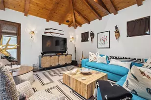 2040 McKain St, Calabasas, CA 91302 - Photo 23