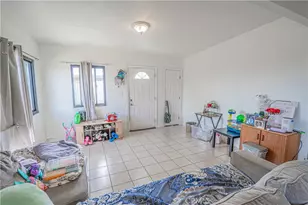 835 E Ave Q, Palmdale, CA 93550 - Photo 9