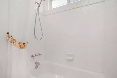 5942 Salamea Avenue, Woodland Hills, CA 91367 - Photo 35