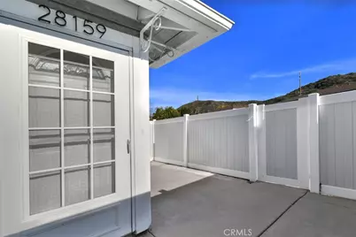 28159 Robin Ave, Saugus, CA 91350 - Photo 3