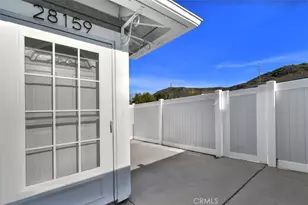 28159 Robin Ave, Saugus, CA 91350 - Photo 3