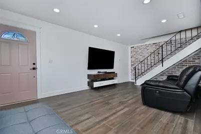 28159 Robin Ave, Saugus, CA 91350 - Photo 5