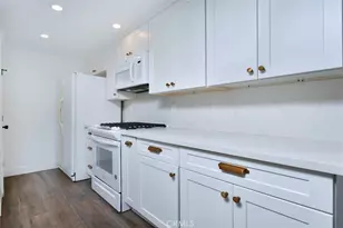 28159 Robin Ave, Saugus, CA 91350 - Photo 11