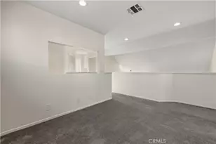 19717 Azure Field, Newhall, CA 91321 - Photo 33