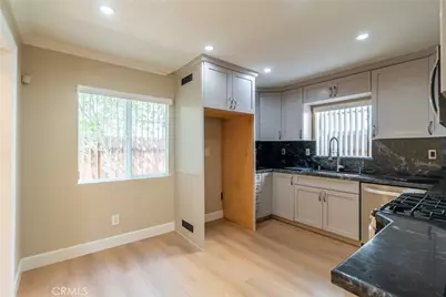 9155 Cedros #8, Panorama City, CA 91402 - Photo 13