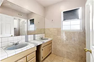 13001 Debby St, Van Nuys, CA 91401 - Photo 31