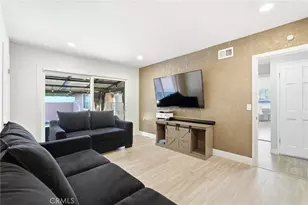 13001 Debby St, Van Nuys, CA 91401 - Photo 15