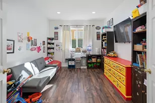 19310 Sidani, Saugus, CA 91350 - Photo 17