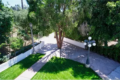 1020 Lantana Drive, Los Angeles, CA 90042 - Photo 25