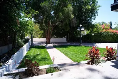 1020 Lantana Drive, Los Angeles, CA 90042 - Photo 31