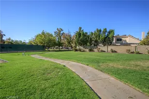 27104 Rio Prado Dr, Valencia, CA 91354 - Photo 35