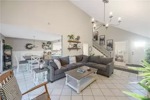 27104 Rio Prado Dr, Valencia, CA 91354 - Photo 9