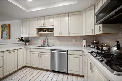 8435 Burnet #105, North Hills, CA 91343 - Photo 9