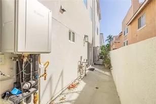 14662 W Sara Ln, Panorama City, CA 91402 - Photo 43