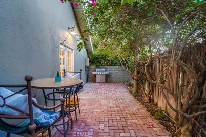 20619 Martha, Woodland Hills, CA 91367 - Photo 57