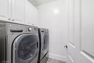 143 N Arnaz Dr, Beverly Hills, CA 90211 - Photo 25