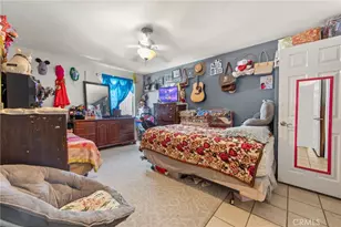 25027 Peachland Ave, Newhall, CA 91321 - Photo 9