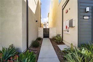 27516 Golden Currant Pl, Valencia, CA 91381 - Photo 47