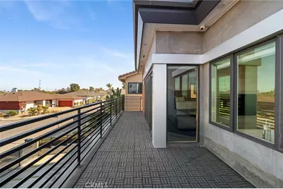 4189 S Cloverdale Avenue, Los Angeles, CA 90008 - Photo 47