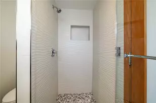 4189 S Cloverdale Ave, Los Angeles, CA 90008 - Photo 33