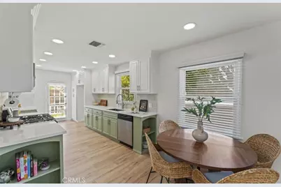 17008 Hartland St, Lake Balboa, CA 91406 - Photo 5