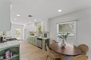 17008 Hartland St, Lake Balboa, CA 91406 - Photo 5