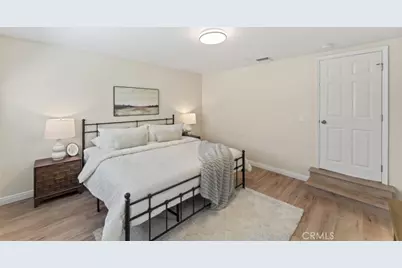 17008 Hartland St, Lake Balboa, CA 91406 - Photo 13
