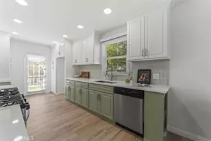 17008 Hartland St, Lake Balboa, CA 91406 - Photo 7