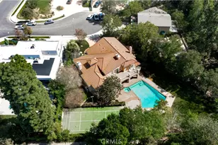 4525 Vista De Oro Ave, Woodland Hills, CA 91364 - Photo 33
