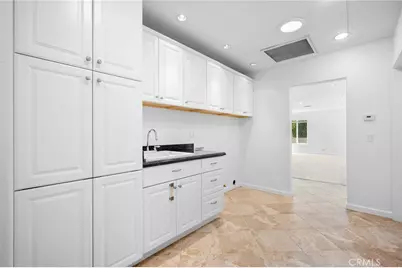 16814 Hartland, Lake Balboa, CA 91406 - Photo 17