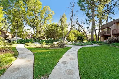 7050 Shoup Avenue, Canoga Park, CA 91303 - Photo 19