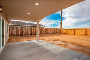 8213 Peach Ave, California City, CA 93505 - Photo 7