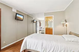 12390 Chandler Blvd, Valley Village, CA 91607 - Photo 35