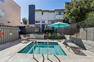 12390 Chandler Blvd, Valley Village, CA 91607 - Photo 31