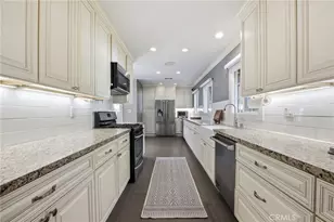 10655 Owensmouth, Chatsworth, CA 91311 - Photo 7