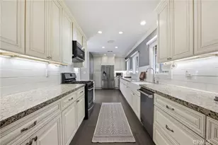 10655 Owensmouth, Chatsworth, CA 91311 - Photo 7