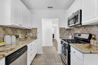 20768 Skouras Drive, Winnetka, CA 91306 - Photo 13