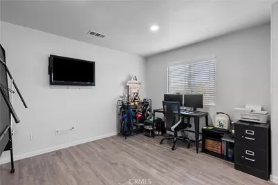 19904 Holly Drive, Saugus, CA 91350 - Photo 21