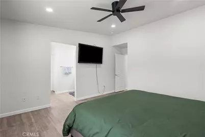 19904 Holly Drive, Saugus, CA 91350 - Photo 27